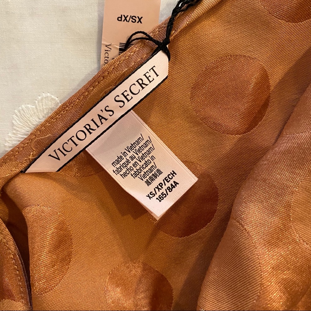 🆚 Satin Cami - Picture 4 of 11